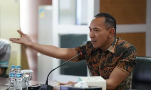 M-Rusli-Prihatevy-3411025457
